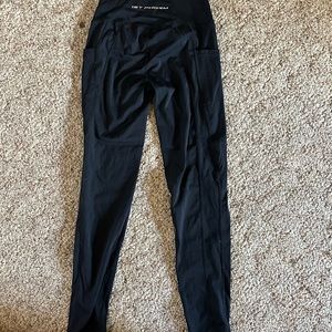 1st Phorm VENTURE LEGGING 2.0
Mid Rise High Compression Bottom